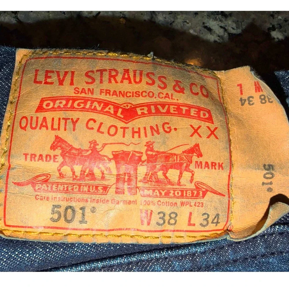 Levis 501 Original Fit Jeans Mens 38x34 Dark Wash Indigo Blue Button Fly Denim